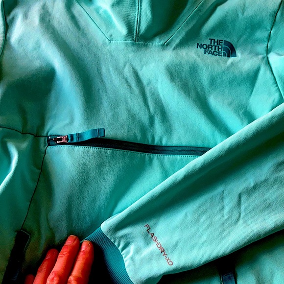 The North Face FLASHDRY-XD Like New pull over waterproof fleece lined - Picture 2 of 8